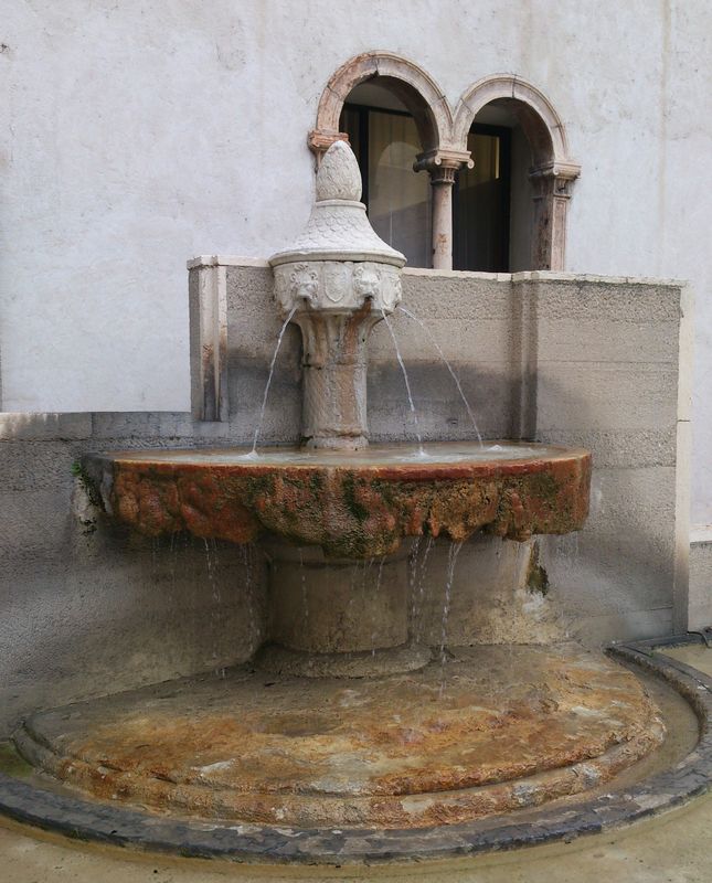 Verona - Castelvecchio - Fontana