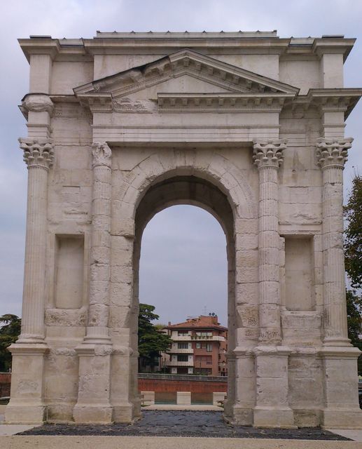 Verona, arco dei Gavi
