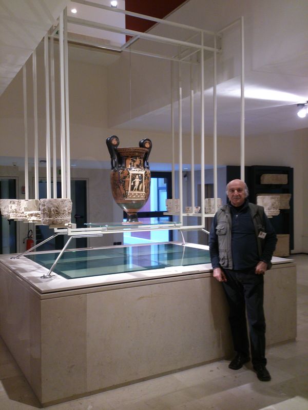 Taranto - Museo archeologico - Cratere a volute del pittore di Dario.