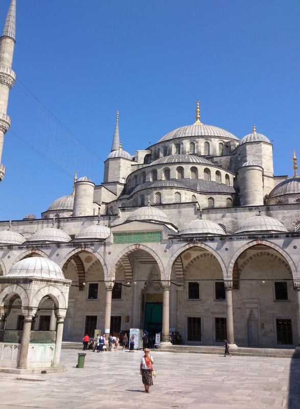 Istanbul, 30 giugno 2014. Sultan Ahmet cami.  La moschea blu