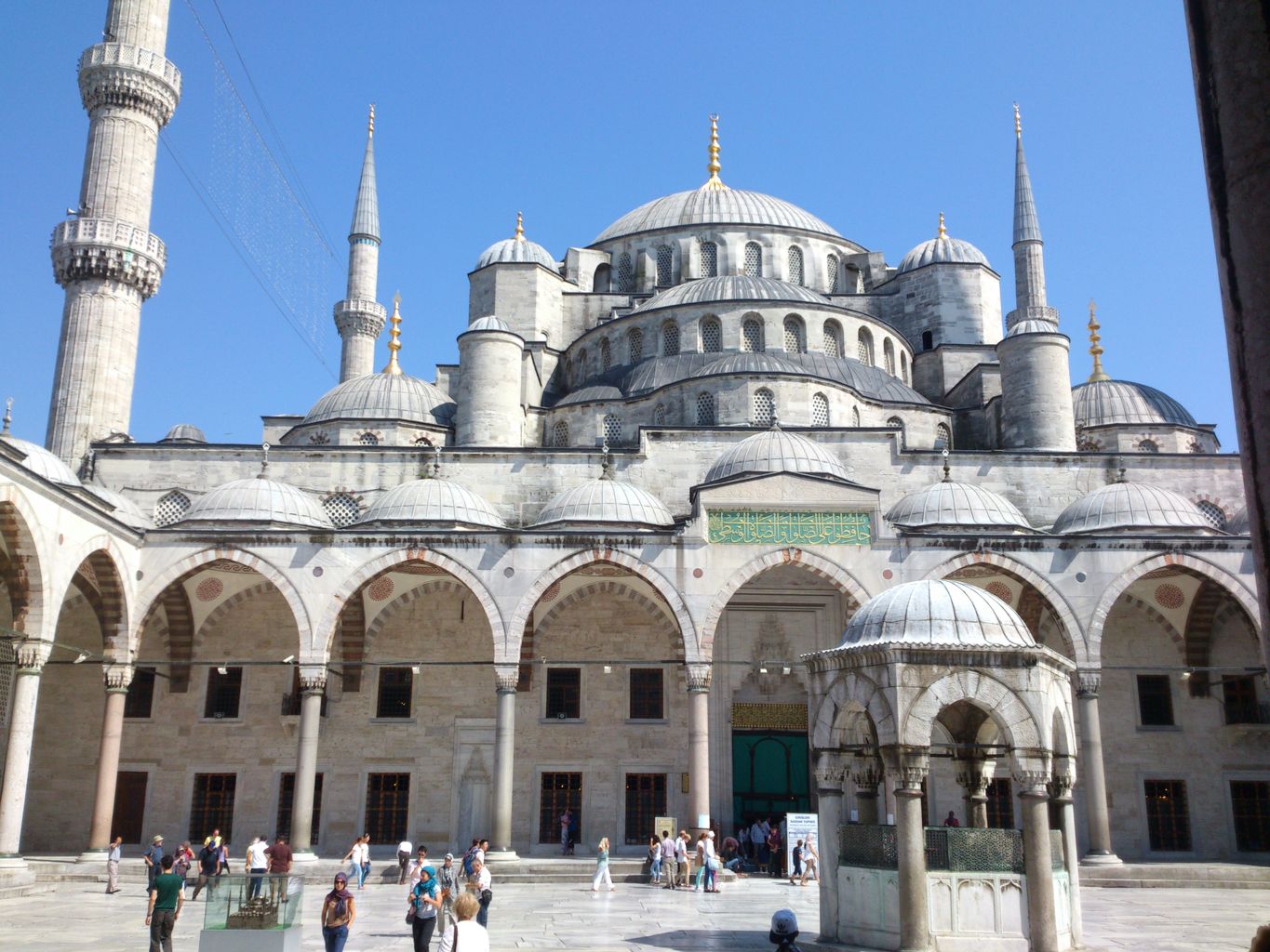 Istanbul, 30 giugno 2014. Sultan Ahmet cami.  La moschea blu