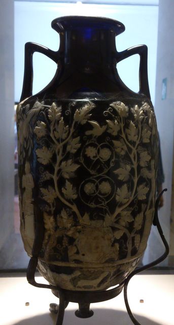 Napoli - Museo archeologico - Vaso blu