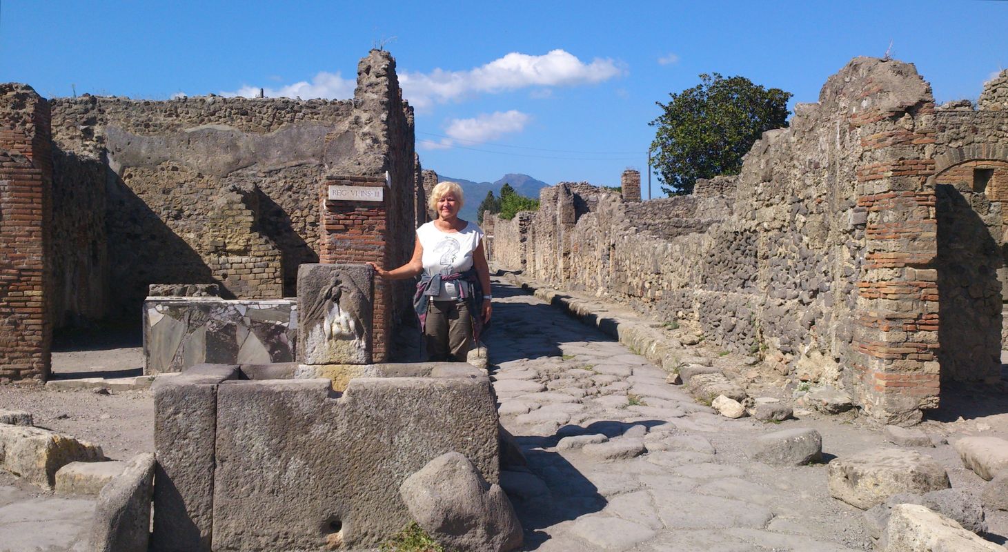 Pompei - Pubblica "Fontana dell'aquila