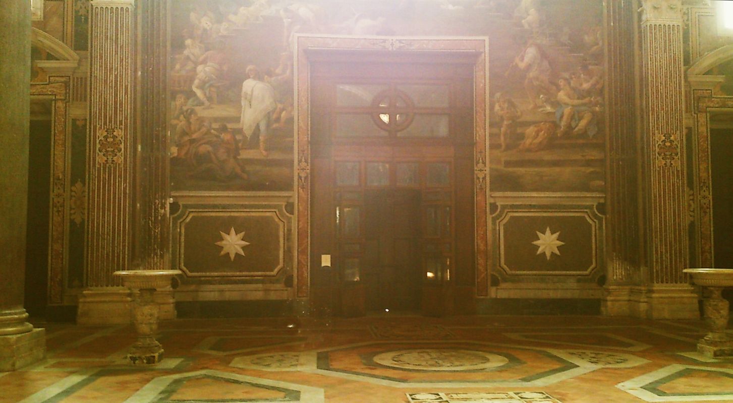 Napoli - Chiesa dei Girolamini - Entrata